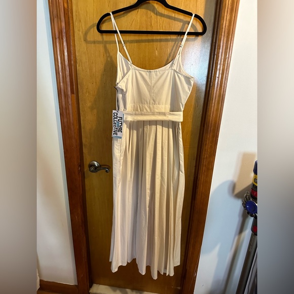 Future collective Cream Dress 🖤⭐️ BNWT - Picture 2 of 4